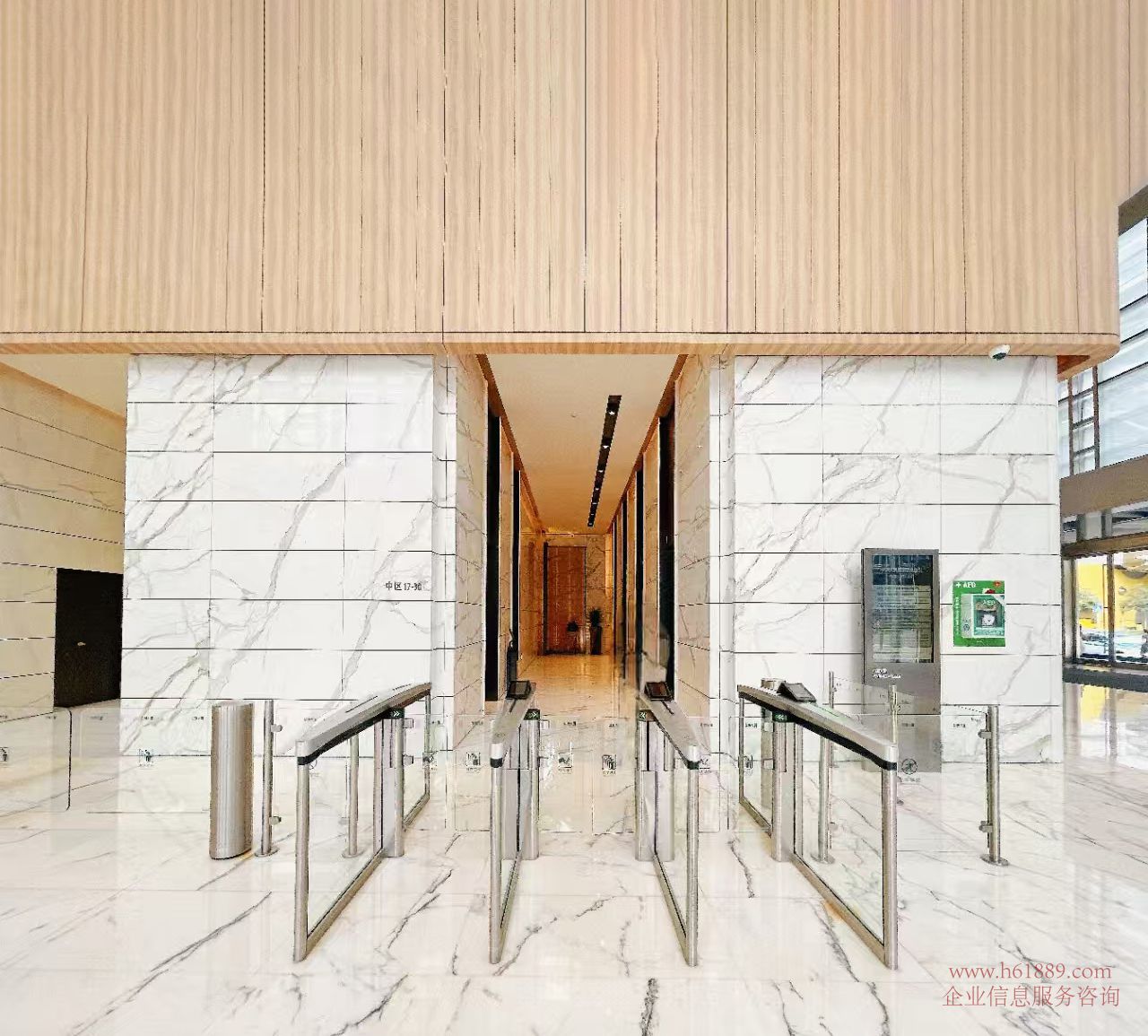 中洲大廈 5A甲級寫字樓 會(huì)展中心地鐵站 崗廈北地鐵站【深圳之眼】一樓電梯廳圖片