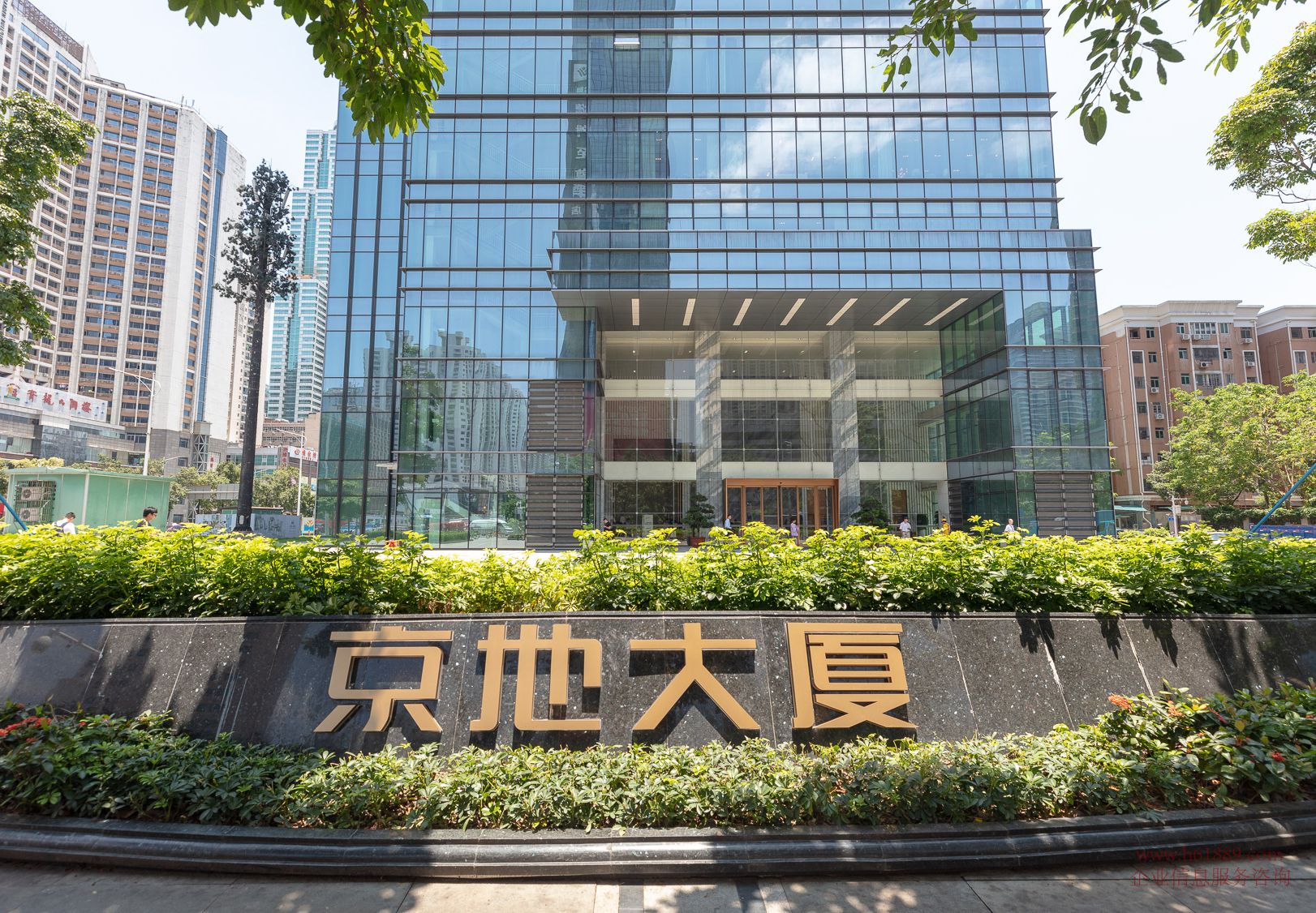 京地大廈 地鐵1號線【羅寶線】地鐵10號線【坂田線】崗廈地鐵站 D出入口 周邊環(huán)境圖片