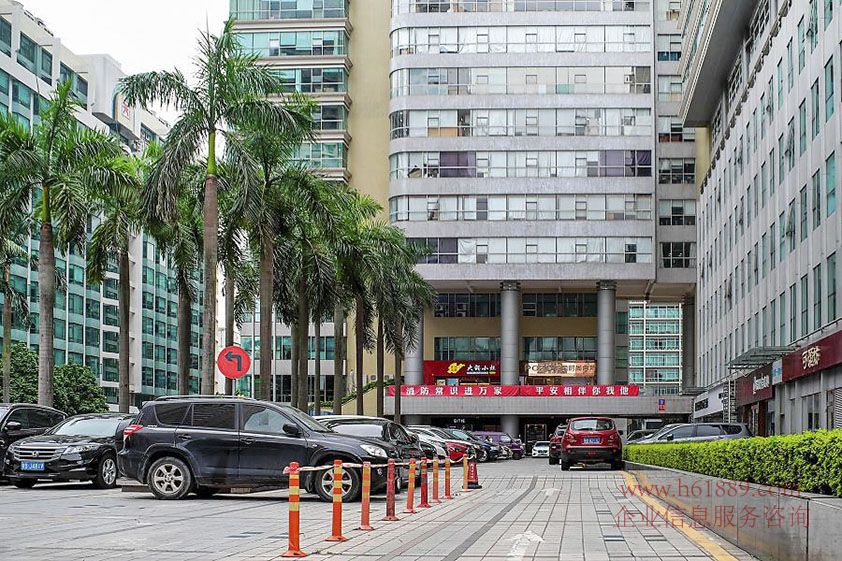 創(chuàng)新科技廣場一期B座:出租均價:55元/平米/月 車公廟地鐵站J1口 地鐵1號線 7號線 9號線 11號線 周邊環(huán)境