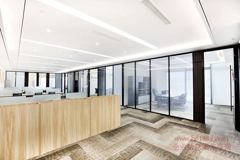 皇庭中心(皇庭中心大廈)還價即租 會展中心地鐵站A1出口 全辦公家私 拎包辦公 皇庭中心 裝修圖片