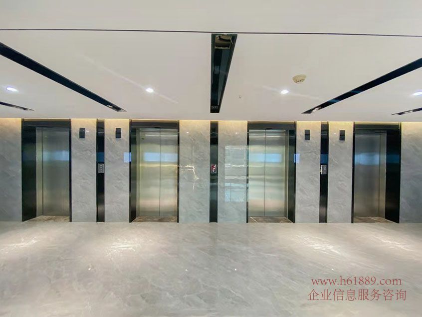 聯(lián)合廣場(chǎng) 地鐵1號(hào)線【羅寶線】地鐵10號(hào)線【坂田線】崗廈地鐵站 E出口 濱河大道旁 出租 電梯廳圖片
